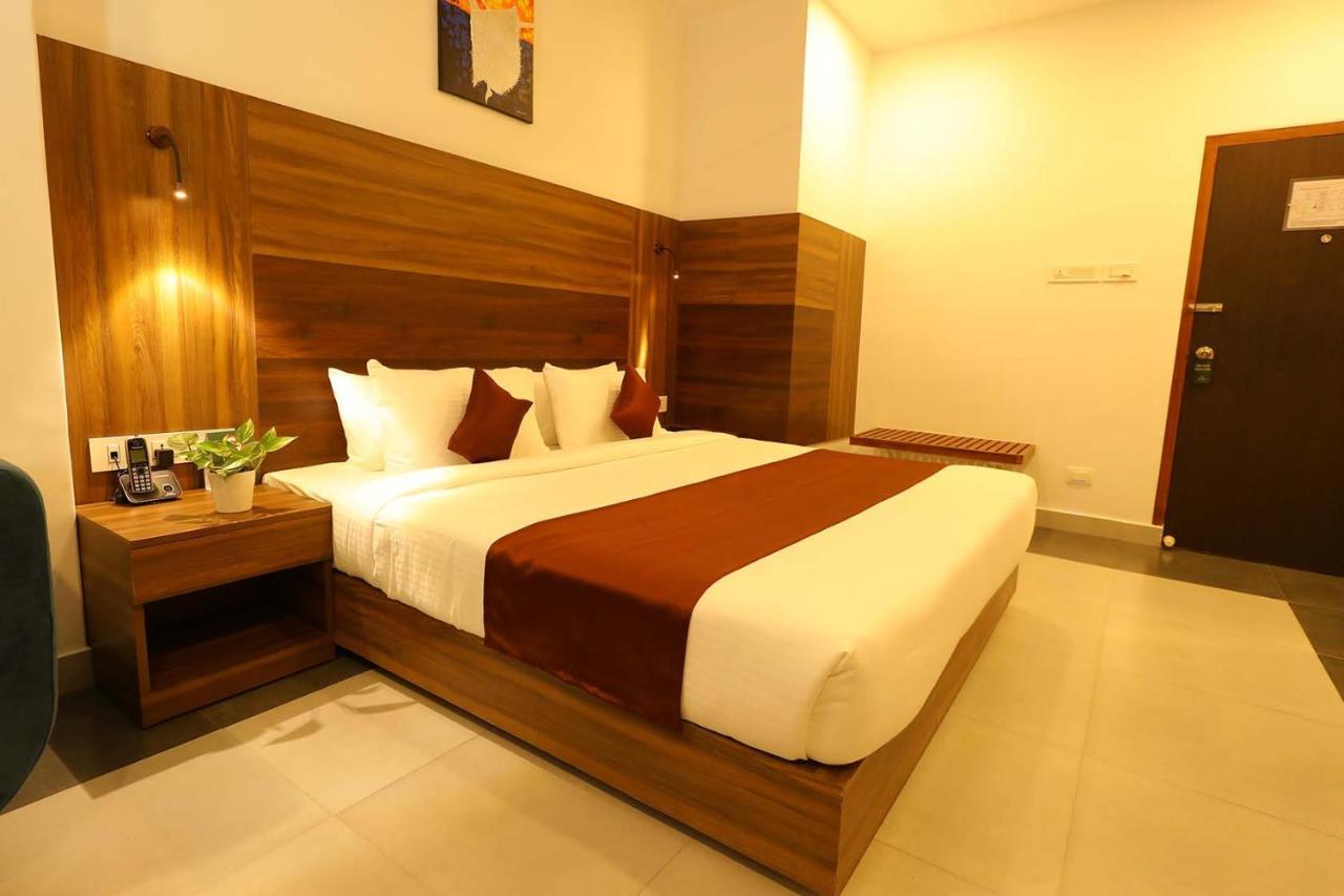 Hotel La Serene Mattannur Mattanur Екстер'єр фото