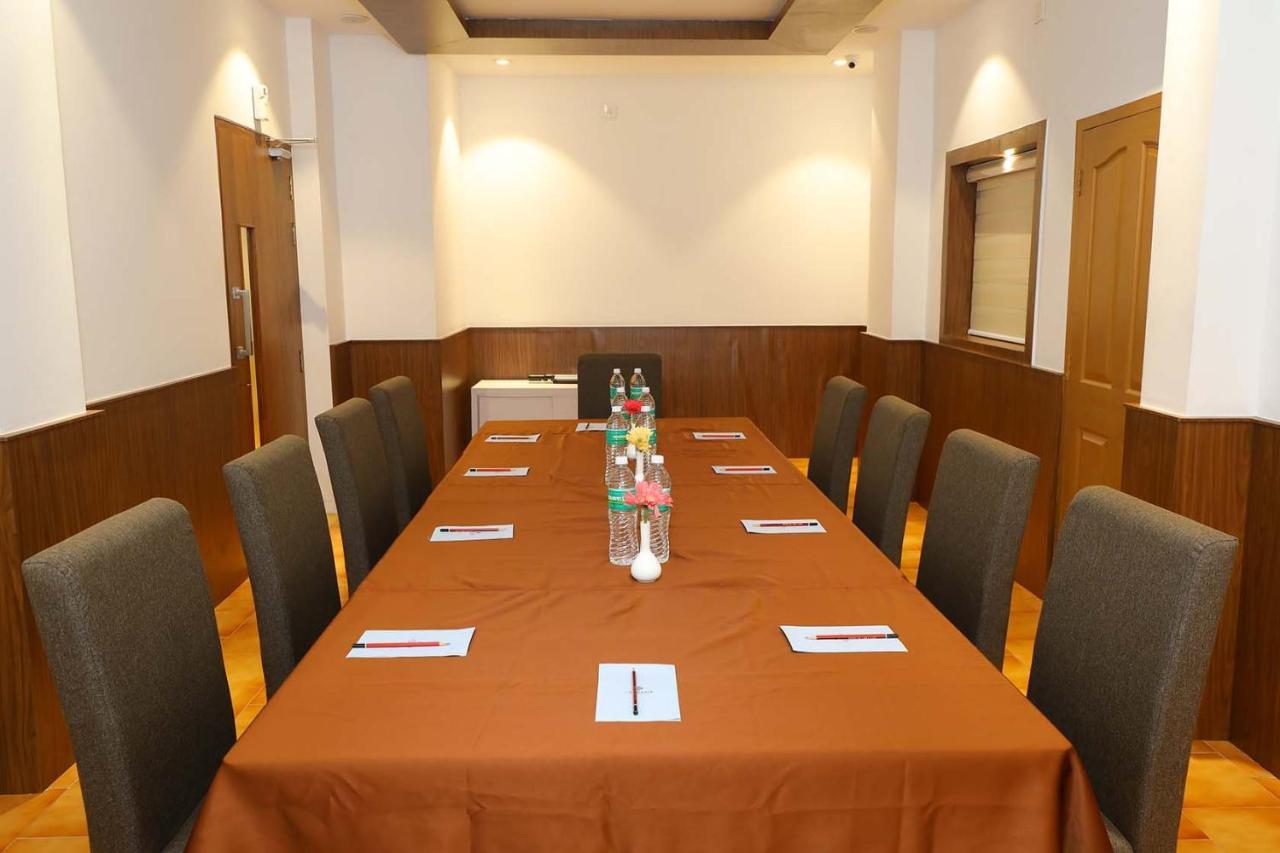 Hotel La Serene Mattannur Mattanur Екстер'єр фото