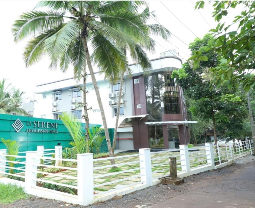 Hotel La Serene Mattannur Mattanur Екстер'єр фото