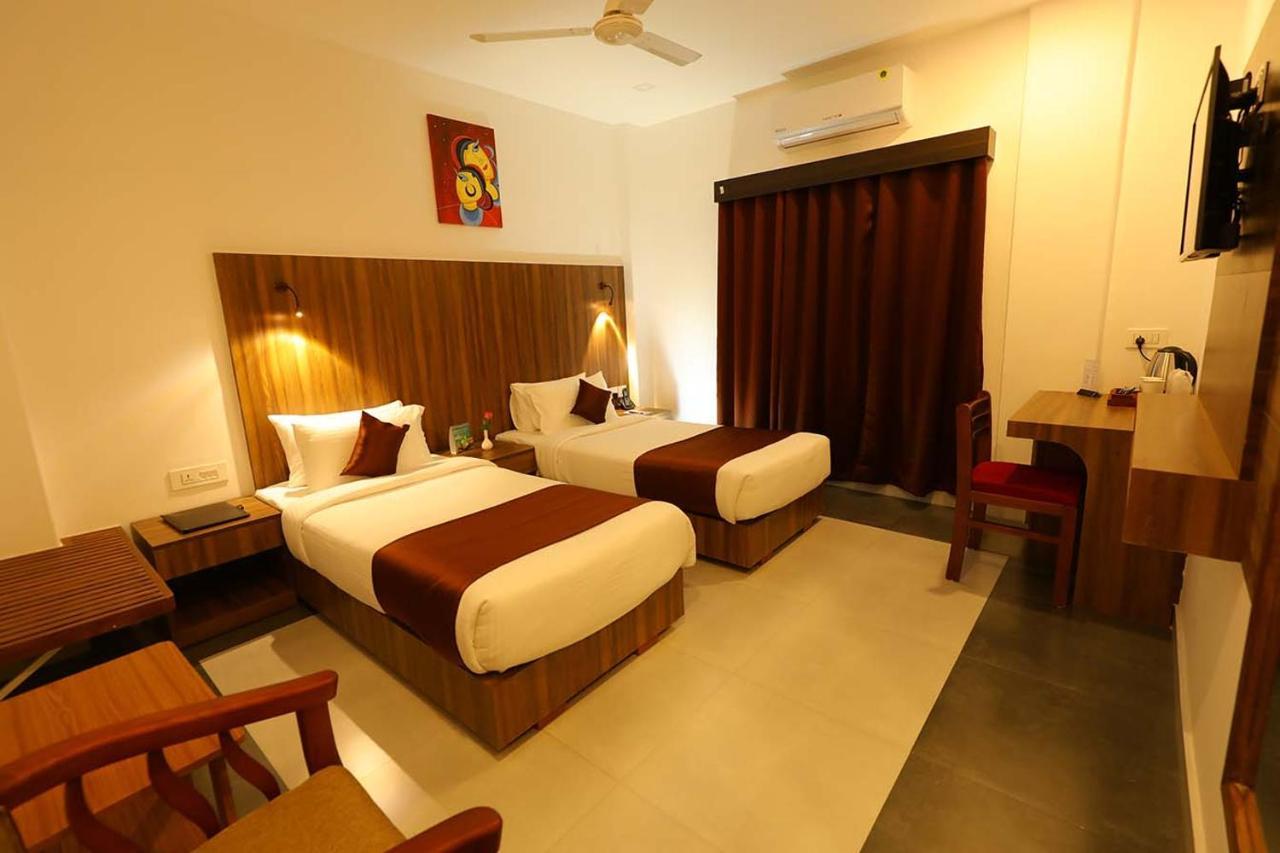 Hotel La Serene Mattannur Mattanur Екстер'єр фото