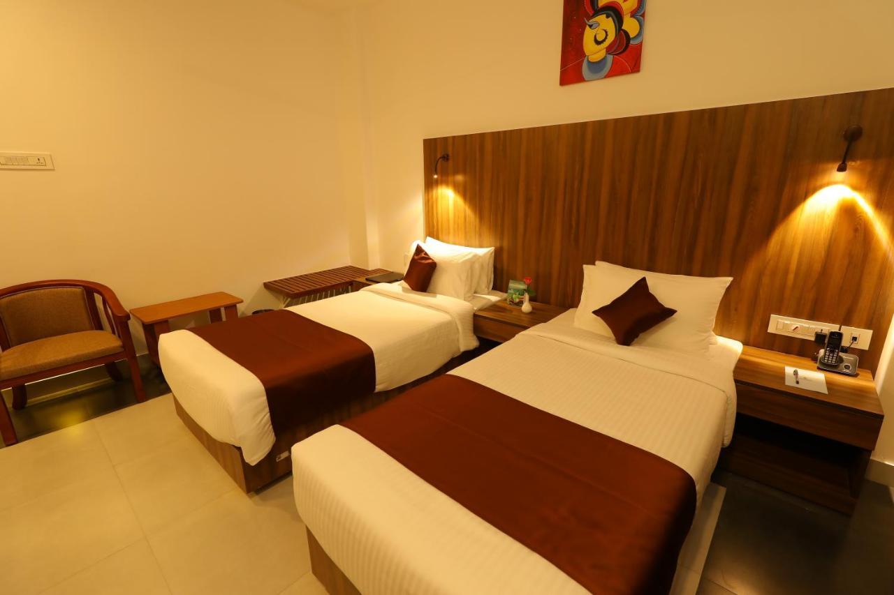 Hotel La Serene Mattannur Mattanur Екстер'єр фото