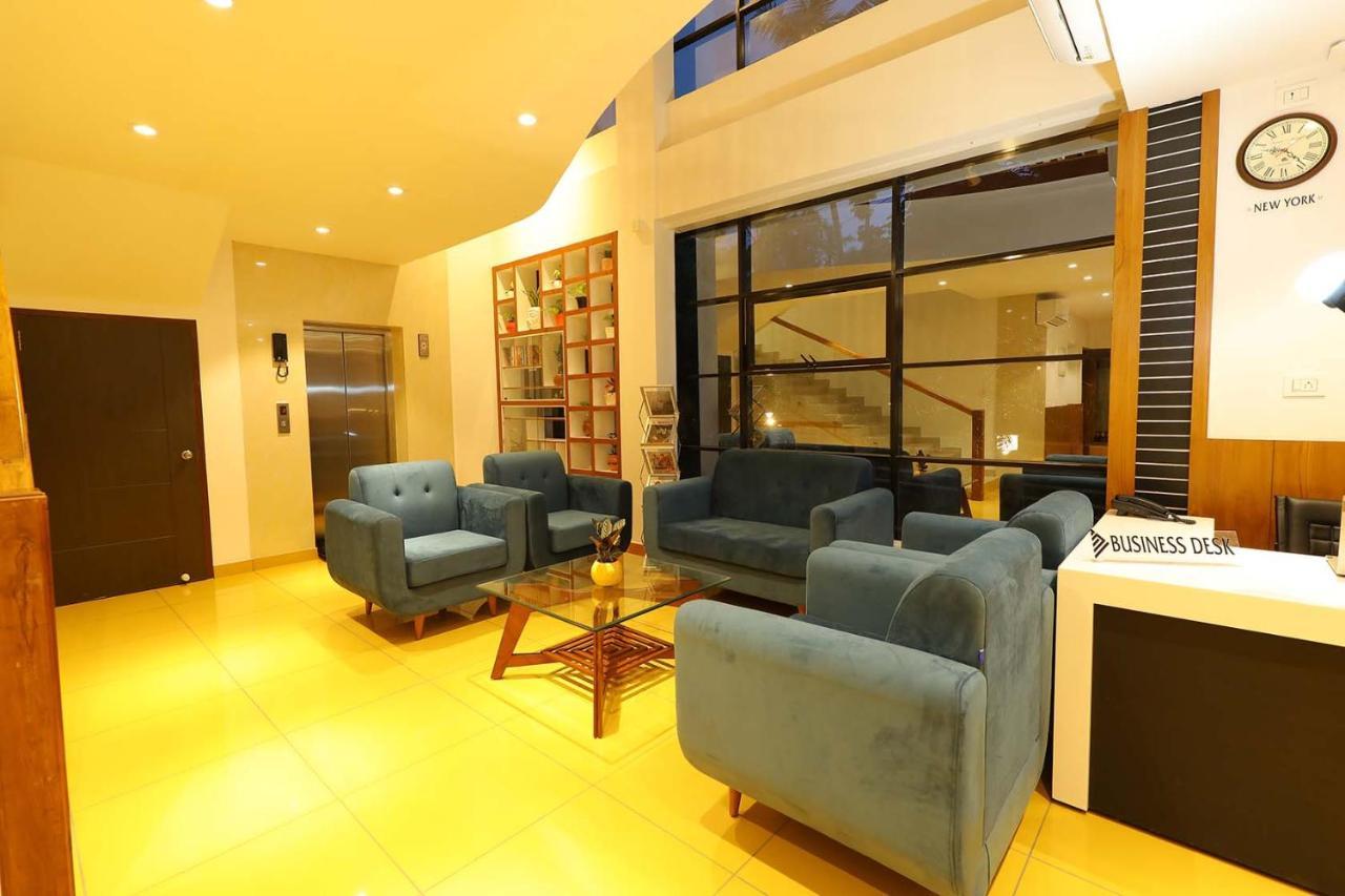 Hotel La Serene Mattannur Mattanur Екстер'єр фото